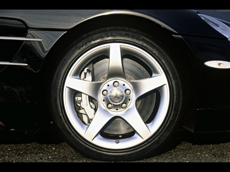  Mercedes-Benz SLR McLaren 2004 года  (фото 24 из 175)